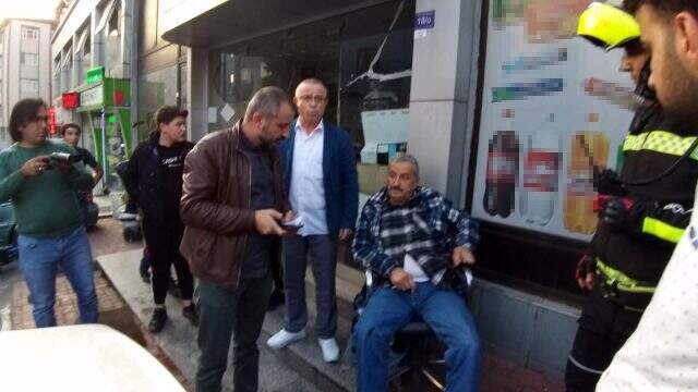 Bacaklarından vuruldu, sandalyeye oturup ambulansı bekledi! Soğukkanlılığıyla dikkat çekti Bacaklarından vuruldu, sandalyeye oturup ambulansı bekledi! Soğukkanlılığıyla dikkat çekti
