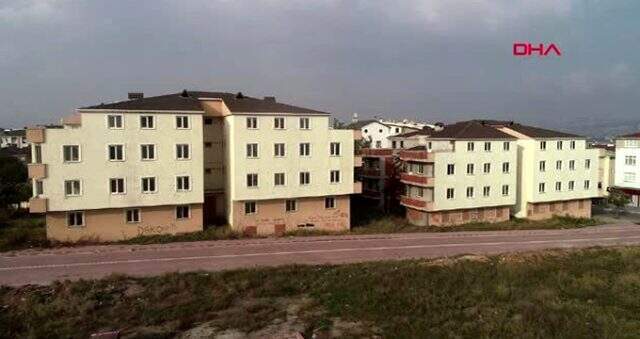 Kocaeli yaptığı sitedeki 24 daireyi 50'den fazla kişiye satıp kaçtı <a class='keyword-sd' href='/kocaeli/' title='Kocaeli'>Kocaeli</a>'de yaptığı sitedeki 24 daireyi 50'den fazla kişiye satıp kaçtı