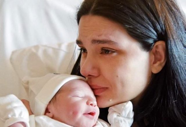 Tolgahan Sayışman ve Almeda Abazi'nin 5 aylık oğulları ameliyata alındı
