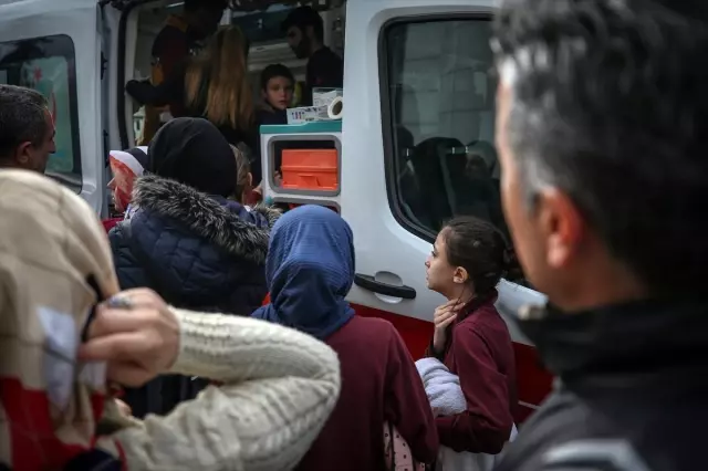 Havuza yüzmeye giden 5'i çocuk 30 kişi hastanelik oldu