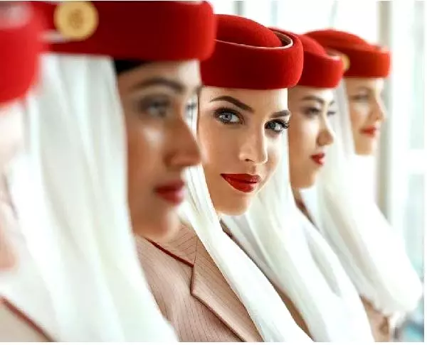 Emirates, Ankara'ya kabin görevlisi alımına geliyor! Maaşlar 15 bin TL'den başlayacak