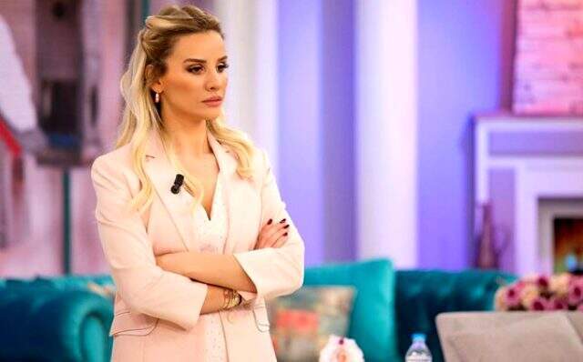 Esra Erol 3 yıla kadar hapis istemiyle yargılandığı davada hakim karşısına çıktı Esra Erol 3 yıla kadar hapis istemiyle yargılandığı davada hakim karşısına çıktı