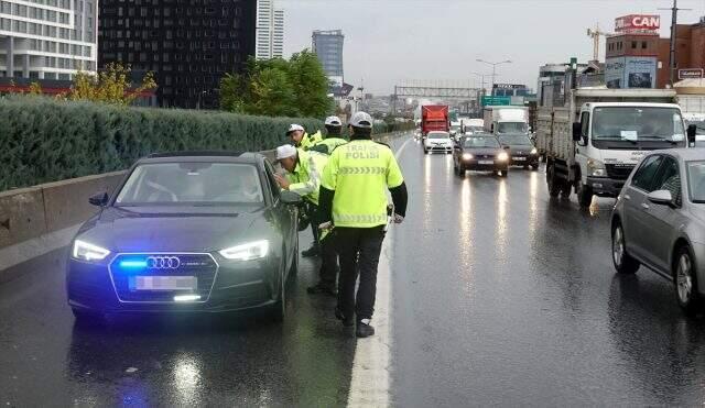 Sıkı denetim başladı! İstanbul'da 'çakar'a ceza yağdı