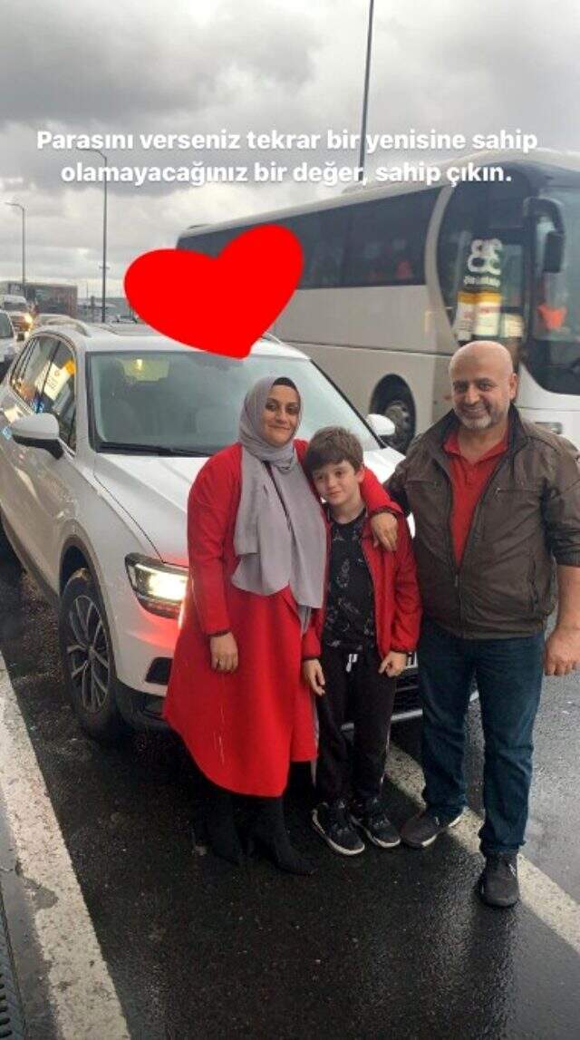 Sosyal medya fenomeni Reynmen, ailesine son model araba aldı