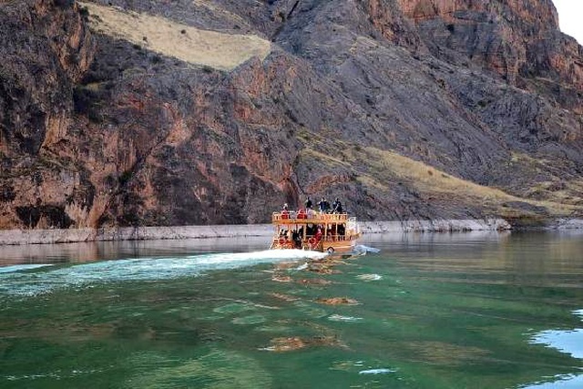 Bu yaz keşfedilen Saklıkapı ile Kara Leylek kanyonlara turlar başladı! Burada ağaçlar ters büyüyor