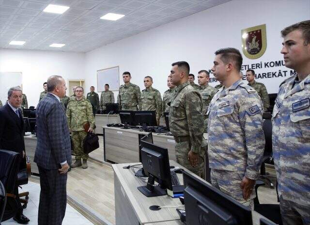 Cumhurbaşkanı Erdoğan, Suriye sınırındaki harekat merkezini ziyaret etti