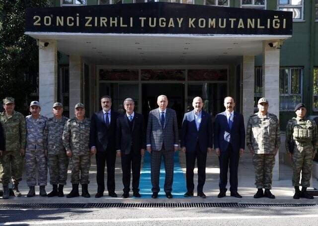 Cumhurbaşkanı Erdoğan, Suriye sınırındaki harekat merkezini ziyaret etti