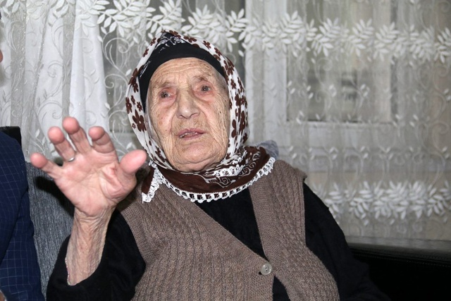 107 yaşındaki Emine Nine uzun yaşamanın formülünü açıkladı