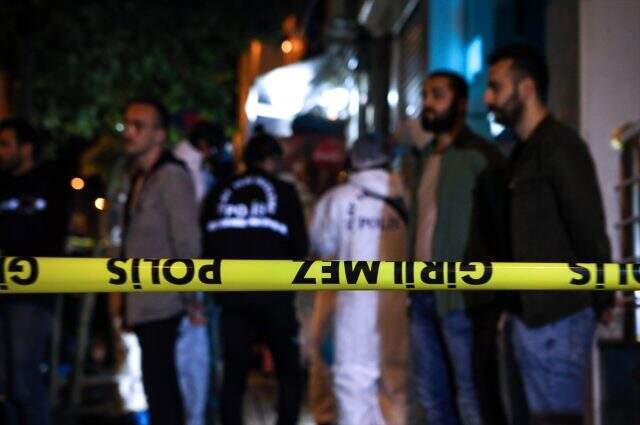 Fatih'te 4 kardeşin öldüğü evde elektrik faturası ödenmediği için elektriğin kesildiği öğrenildi Fatih'te 4 kardeşin öldüğü evde elektrik faturası ödenmediği için elektriğin kesildiği öğrenildi