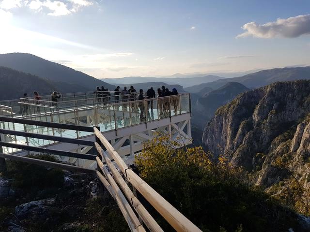 Kastamonu'da 450 metre yükseklikte kurulan cam teras ziyaretçi akınına uğruyor