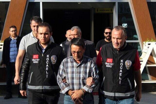 Sağır ve dilsiz oğlunu öldürdü, 11 yıl boyunca eşinden bile sakladı Sağır ve dilsiz oğlunu öldürdü, 11 yıl boyunca eşinden bile sakladı