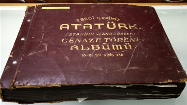 Ata'nın cenaze fotoğrafları Milli Kütüphane arşivinde