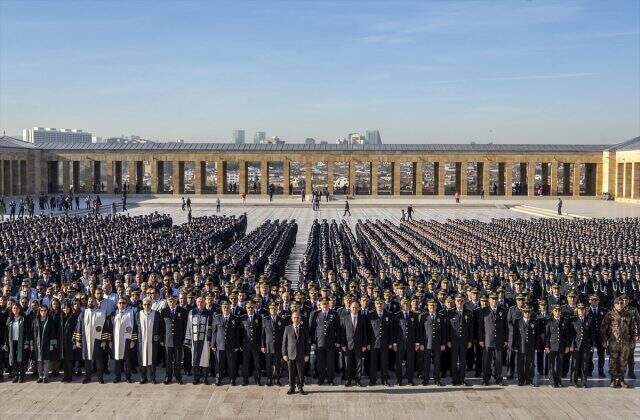 Anıtkabir'e ziyaretçi akını! Binlerce kişi Atatürk'ü andı Anıtkabir'e ziyaretçi akını! Binlerce kişi Büyük Önder Atatürk'ü andı