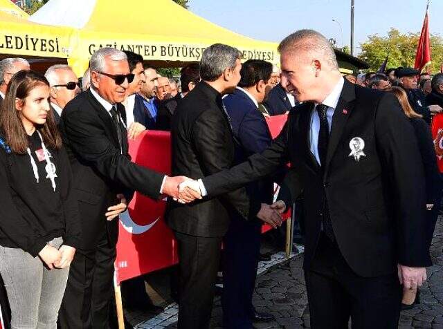 Atatürk'ün doğum tarihi yanlış yazıldı! Sosyal medyadan tepki yağdı