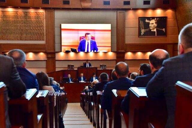 Ekrem İmamoğlu'nun zor bütçe sınavı! AK Parti ve CHP'den art arda açıklamalar geldi