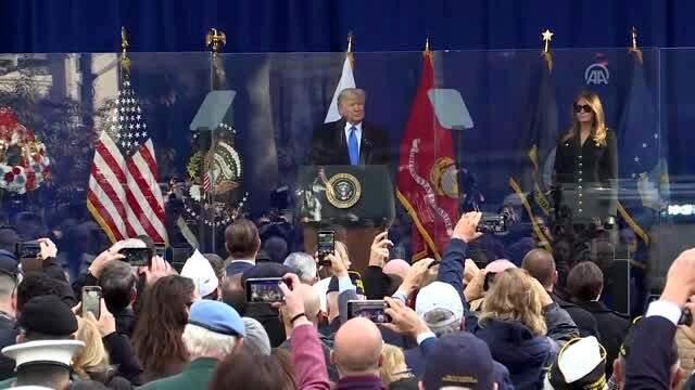 ABD Başkanı Trump kurşun geçirmez camın arkasından konuştu