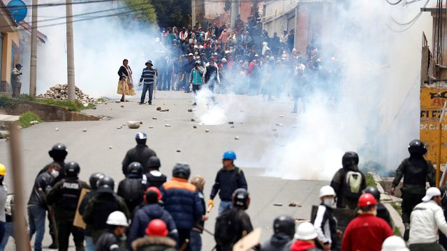 Bolivya'da ordu, polise destek için sokağa indi