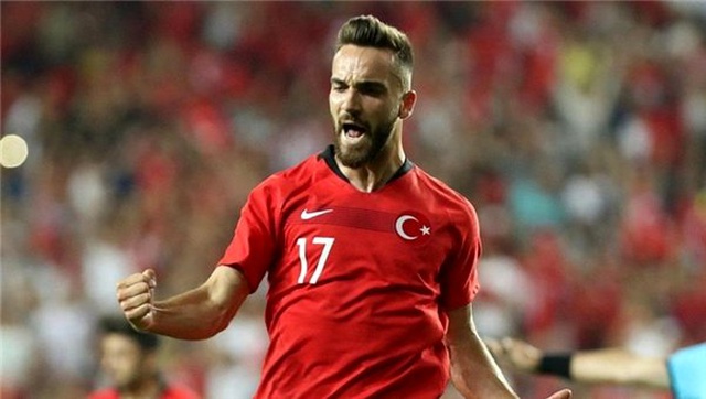 Fenerbahçe'de 4 yerli futbolcu için harekete geçti