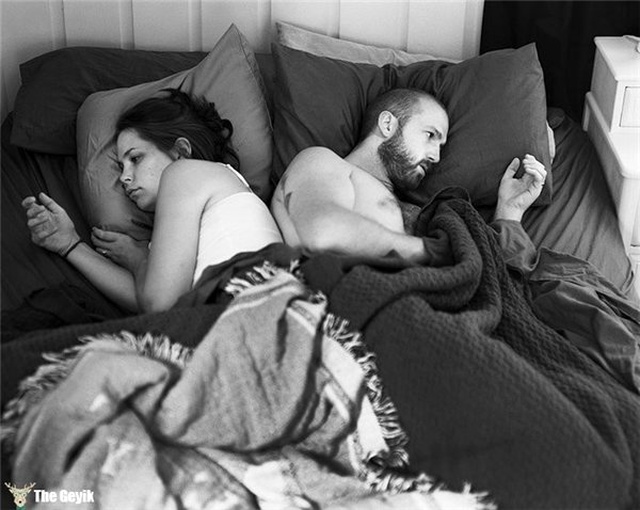 Fotoğraflardan Cep Telefonlarını Çıkarsak Geriye Kalanları Gösteren 13 Fotoğraf