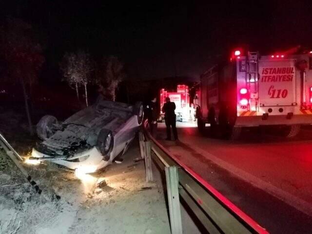 Takla atan otomobilden çıkanların ilk derdi uyuşturucu maddeyi saklamak oldu