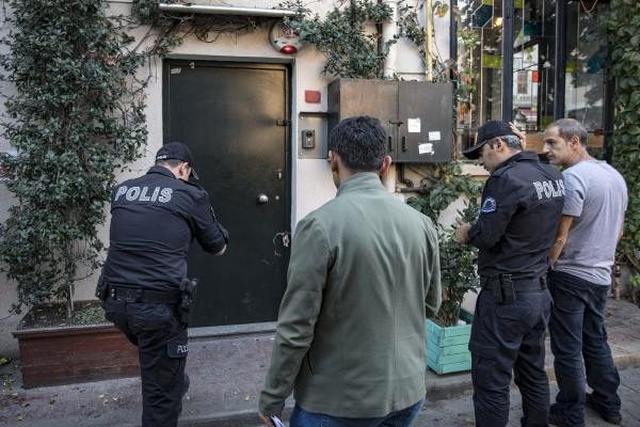 <a class='keyword-sd' href='/istanbul/' title='İstanbul'>İstanbul</a>'un göbeğinde ölü bulunan Eski ajan Le Mesurier'in evinden harita ve kroki çıktı