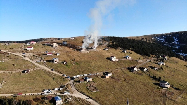Trabzon'da olaylı yıkım! Yayla evleri sahipleri tarafından ateşe verildi