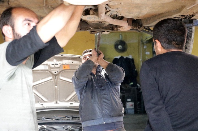 Araçlara kışlık bakım mesaisi başladı