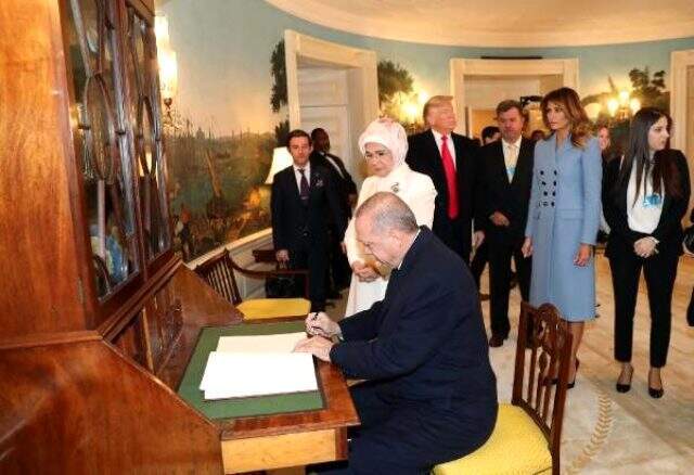 Emine Erdoğan'dan ABD ziyaretine ilişkin paylaşım Emine Erdoğan'dan ABD ziyaretine ilişkin paylaşım: Melania Trump ile Beyaz Saray'da bir araya gelmekten memnuniyet duydum