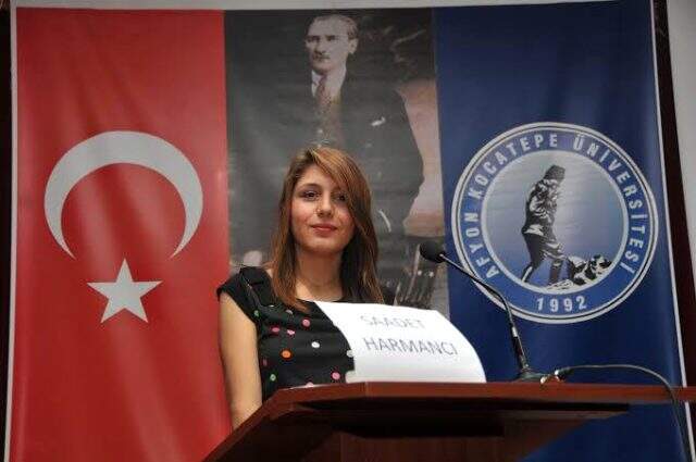 Saadet öğretmen intihardan önce 'Öğrencilerin önünde bana yumruk attılar' demiş İntihar eden Saadet öğretmen, annesine intihardan önce