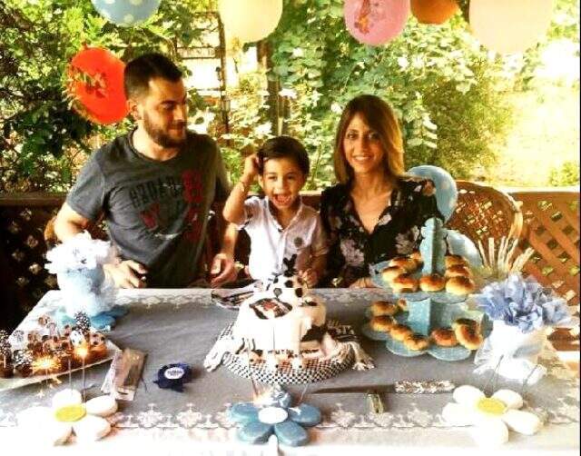 Bakırköy'de evlerinde ölü bulunan ailenin fotoğrafı ortaya çıktı Bakırköy'de evlerinde ölü bulunan ailenin yürekleri dağlayan fotoğrafı ortaya çıktı