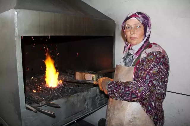 Eşine yardım etmek için başladığı işte Türkiye'nin sayılı ustalarından oldu