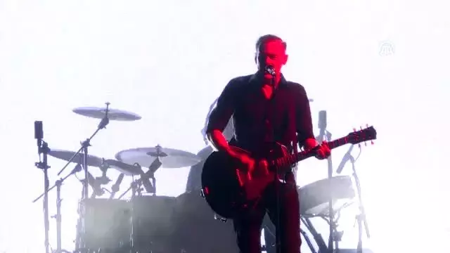 Kanadalı rock şarkıcısı Bryan Adams, Türkiye'de 27 yıl aradan sonra konser verdi