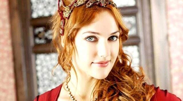 Meryem Uzerli'nin son hali takipçileri tarafından eleştirildi: Ne yaptın kendine böyle?