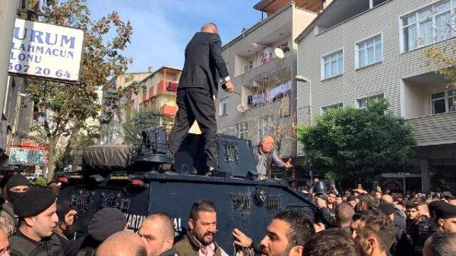 Pendik'te 3 kişiyi öldüren saldırgan, linç edilmek istendi