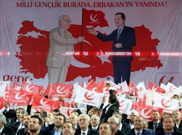 Fatih Erbakan Büyük Kongre'de konuştu: Siyaset ezilenlerin haklarını korumak için yapılırsa ibadet olur