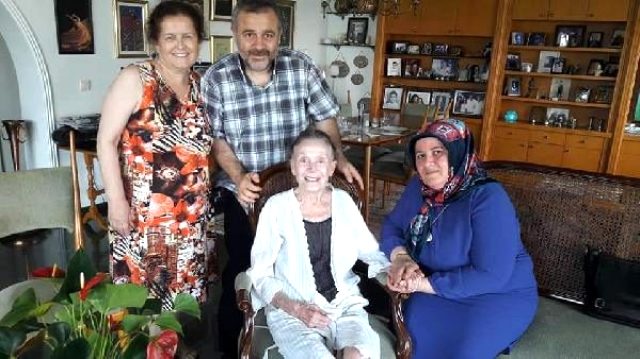 Hayatını kaybeden usta oyuncu Yıldız Kenter'in son fotoğrafları ortaya çıktı