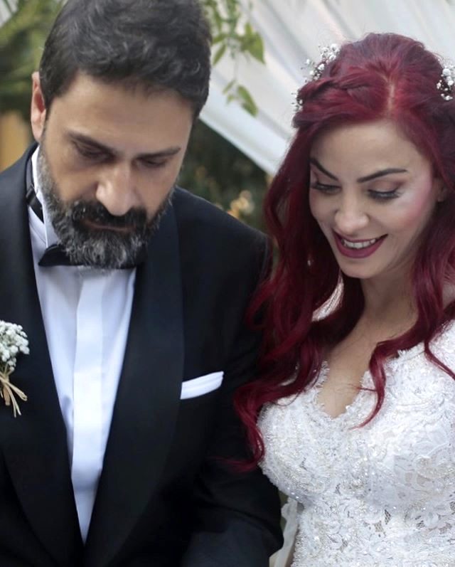 Erhan Çelik, eşi Özlem Gültekin'e sarıldığı fotoğrafı paylaştı