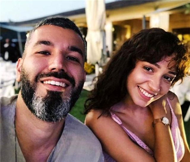Zeynep Bastık ile Tolga Akış evleniyor