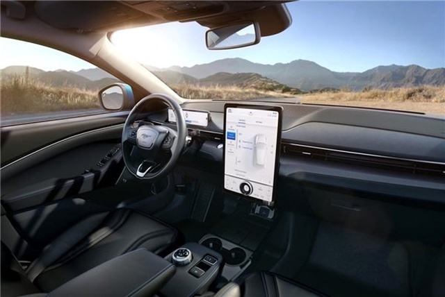 Elektrikli Ford Mustang Mach-E Yazılım Güncellemesinde Çığır Açıyor
