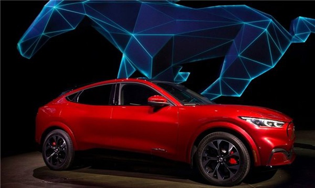 Elektrikli Ford Mustang Mach-E Yazılım Güncellemesinde Çığır Açıyor