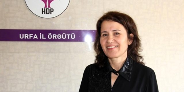 Görevden uzaklaştırılan HDP'li Suruç Belediye Başkanı Hatice Çevik tutuklandı