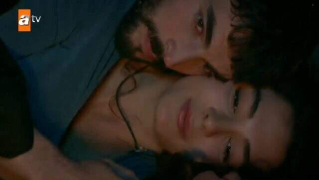 Hercai dizisinde başrol oyuncuları 6 saat boyunca yağmur altında kaldı