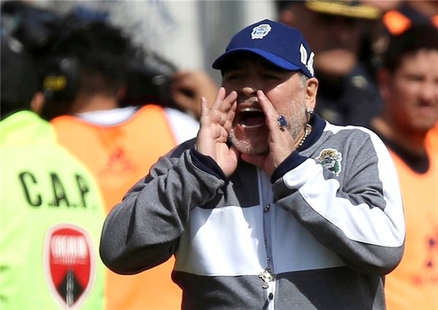Maradona, Gimnasia'dan istifa etti! Sadece 8 maça çıktı...