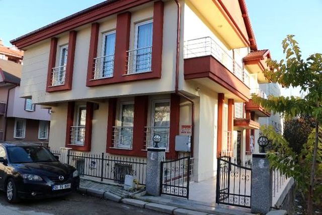 Güleda'nın öldürüldüğü 12 numaralı oda kapatıldı, öğrenciler apartı terk etti