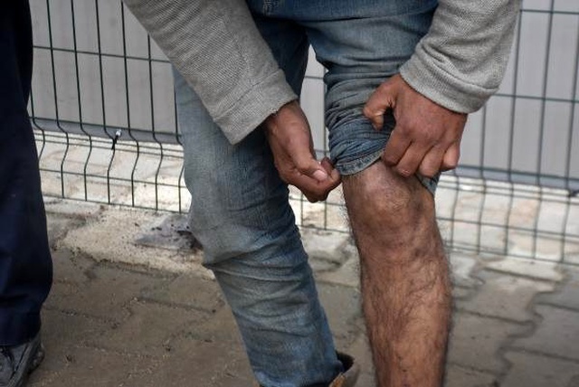 Yunan polisinin ağzına Türk Lirası sokup denize attığı göçmen kıza Türkiye sahip çıktı