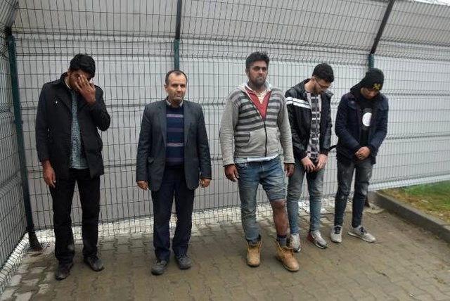 Yunan polisinin ağzına Türk Lirası sokup denize attığı göçmen kıza <a class='keyword-sd' href='/turkiye/' title='Türkiye'>Türkiye</a> sahip çıktı