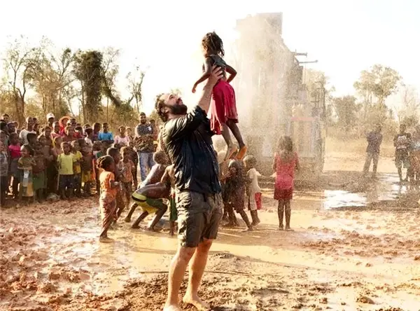 Afrika köylülerinin hayatını değiştiren Türk: Hayri Dağlı