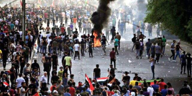 Irak'taki protestolarda kanlı gece: 7 ölü Irak'taki protestolarda sokaklar kana bulandı: 7 ölü