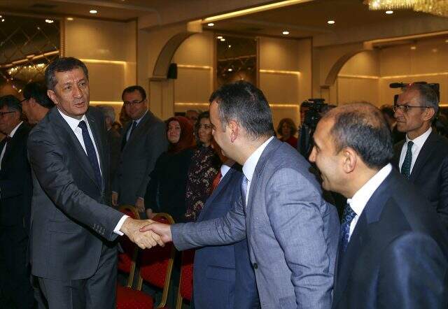 Bakan Selçuk'tan öğretmenlere müjdeli haber: Her ilçeye öğretmen destek noktası açılacak Bakan Selçuk'tan öğretmenlere müjdeli haber: Her ilçeye öğretmen destek noktası açılacak