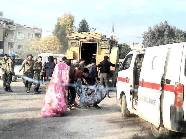 Barış Pınarı Harekatı'nda teröristlerden temizlenen Resulayn'da patlama meydana geldi: Yaralılar var Barış Pınarı Harekatı'nda teröristlerden temizlenen Resulayn'da patlama meydana geldi: 4 ölü, 20 yaralı